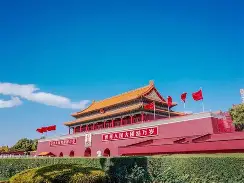 中国羽毛球队险胜印度羽毛球队，斯里坎特打破历史纪录