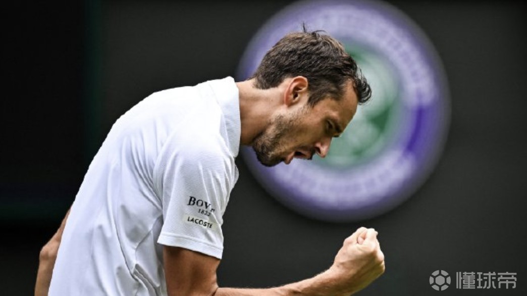 温网轻取法网，梅德韦杰夫关键制胜