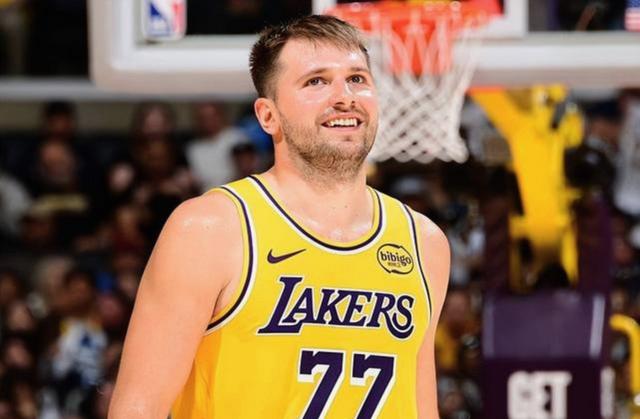 爱游戏下载-天津队完胜步行者，东契奇点燃赛场