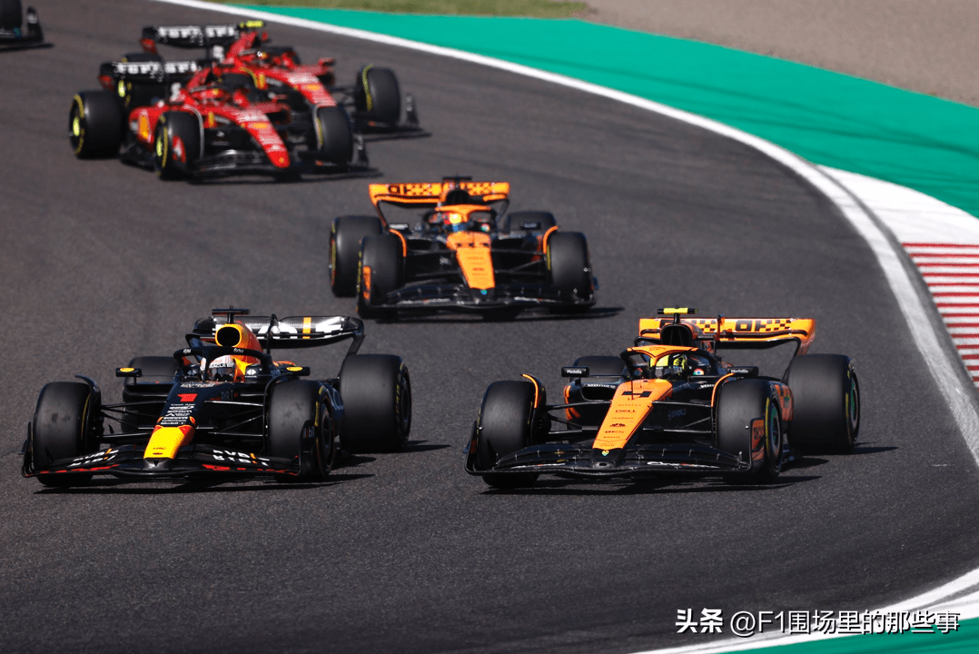 梅赛德斯鏖战红牛车队，汉密尔顿状态火热