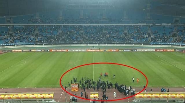 爱游戏体育-丹麦队翻盘法国队，石宇奇统治全场