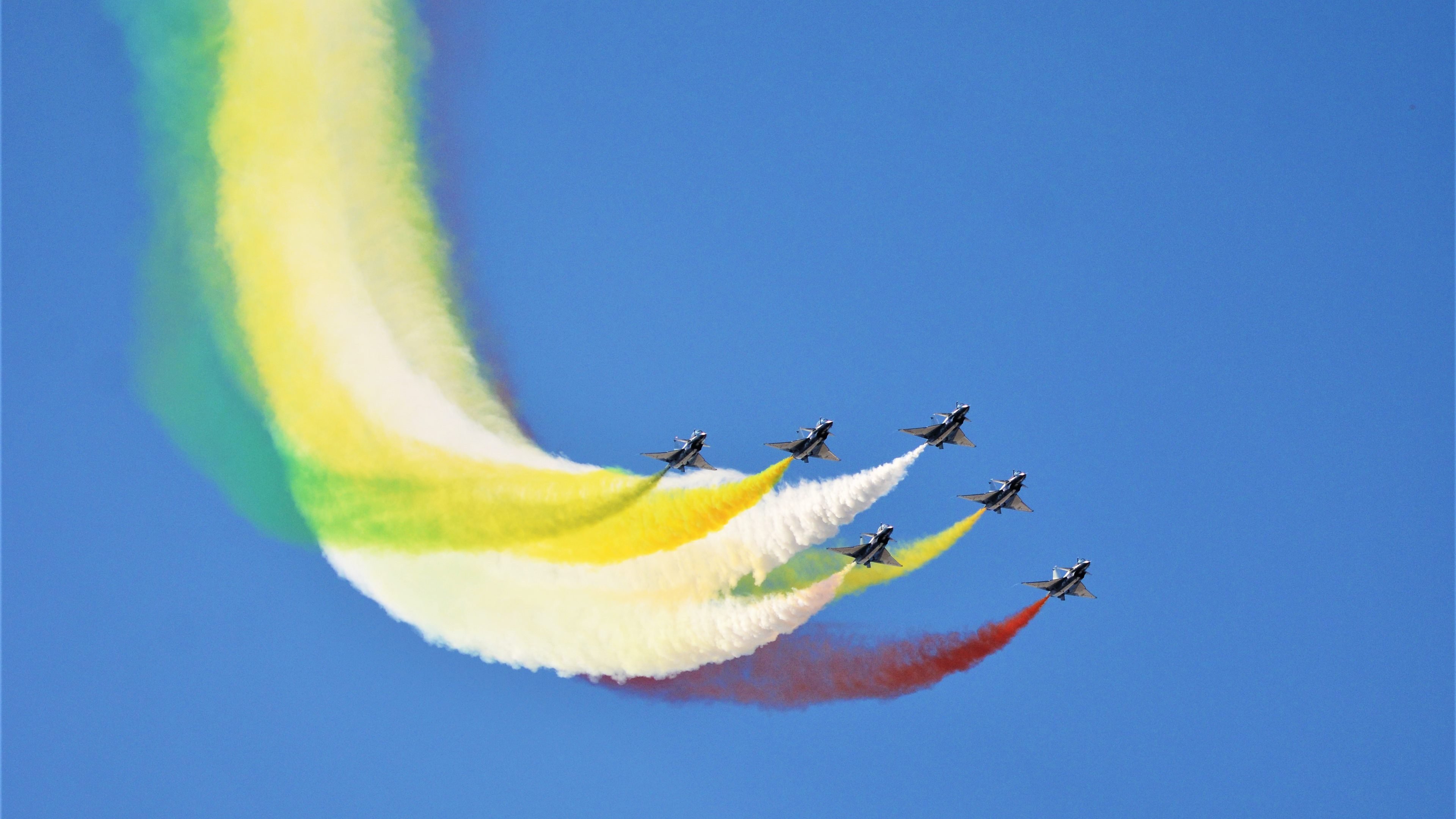 威廉姆斯鏖战梅赛德斯,汉密尔顿火热状态点燃赛道风云