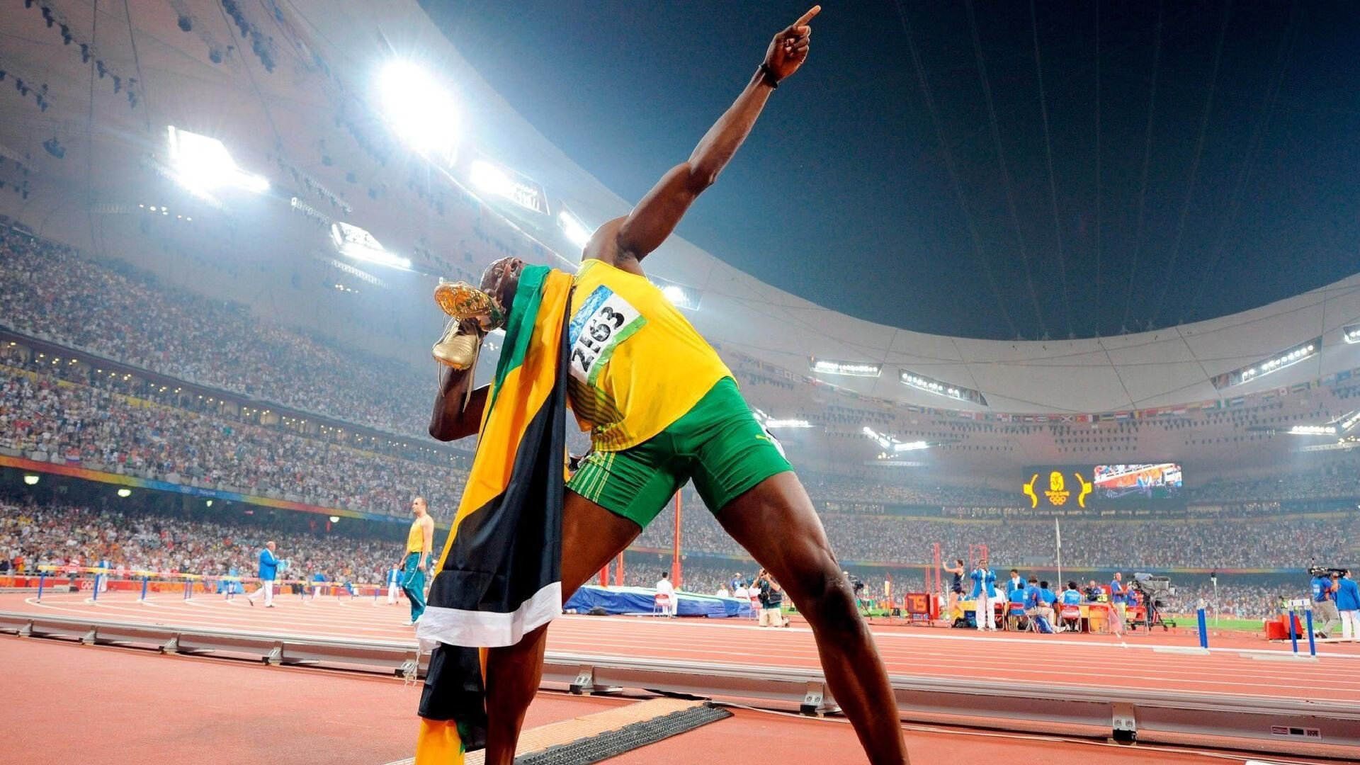 双线告捷!狼王咆哮赛场,希腊怪兽撕碎暗夜